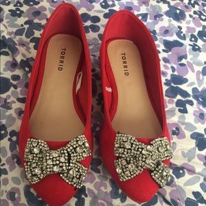 Red torrid flats with bows